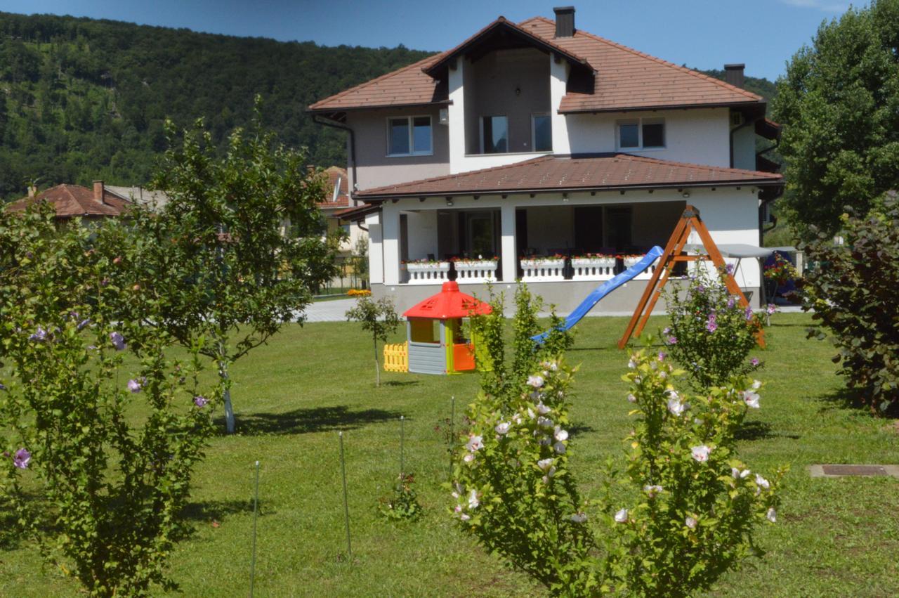 Amal Grand Villa Bihac Bagian luar foto